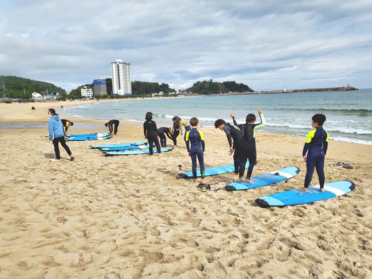 양양군, 지역 학생 대상 서핑교육 지원 나서